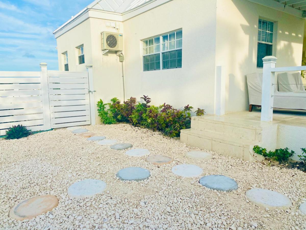 Modern Cottage With Chalk Sound Views Providenciales Exterior photo